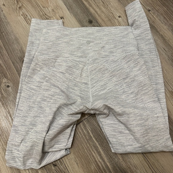 Lululemon Wunder Under High Rise 25” Luxtreme Leggings - Picture 7 of 9